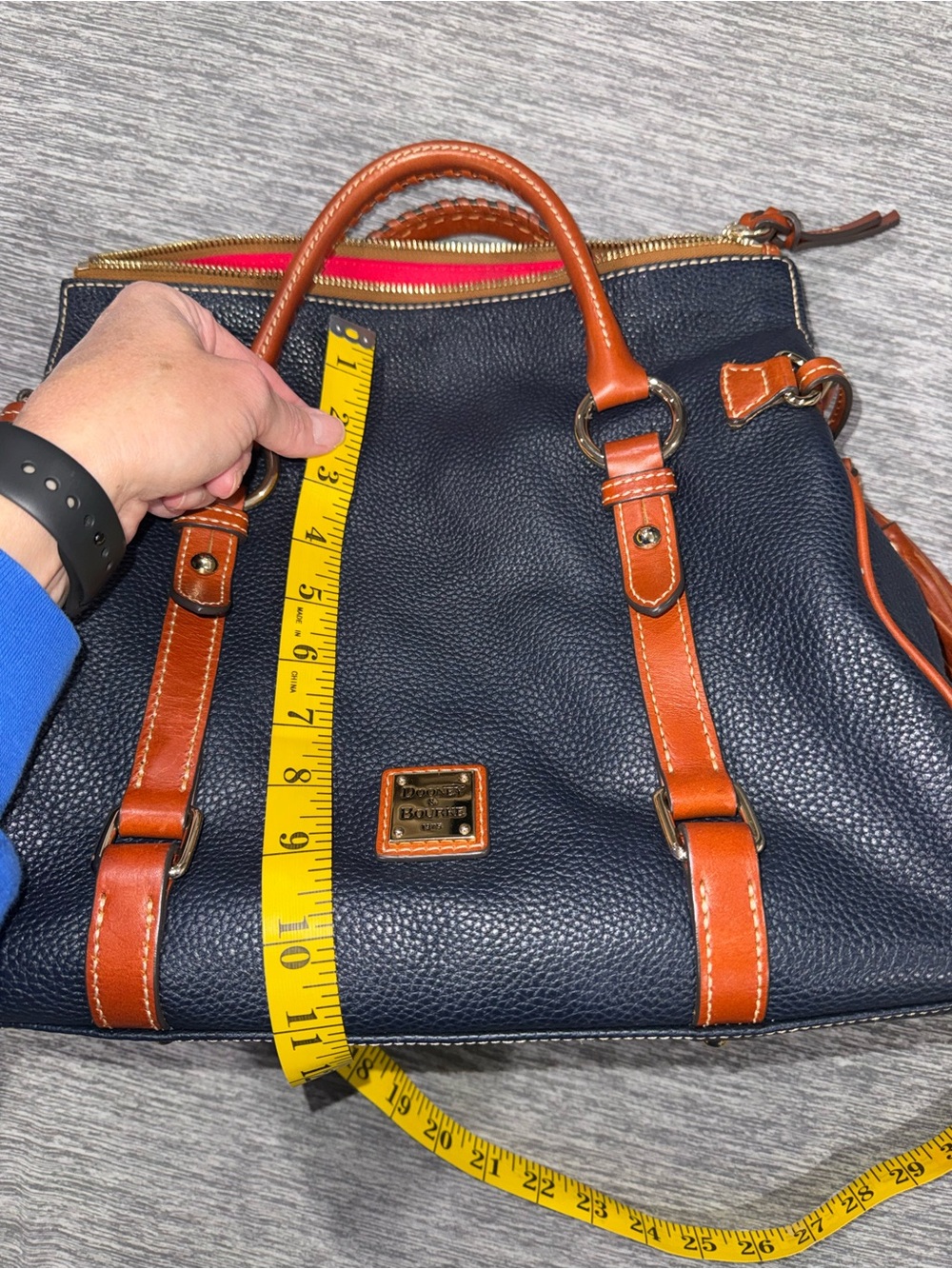 Dooney & Bourke Navy and Tan Leather Satchel INCLUDING matching wallet - Picture 4 of 12